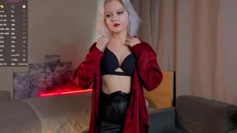 Mia online show from April 2026 11:01:02 AM