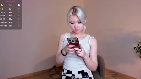 Mia online show from May 2026 11:06:01 AM