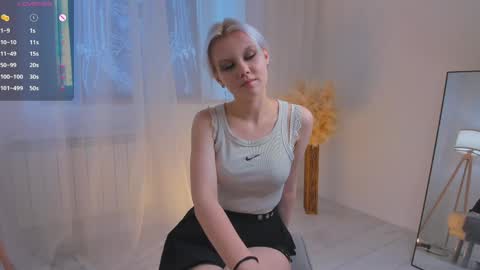Mia online show from May 2026 11:04:02 AM