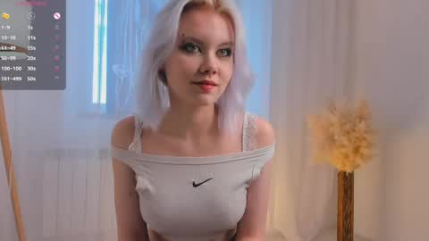 Mia online show from May 2026 11:05:01 AM
