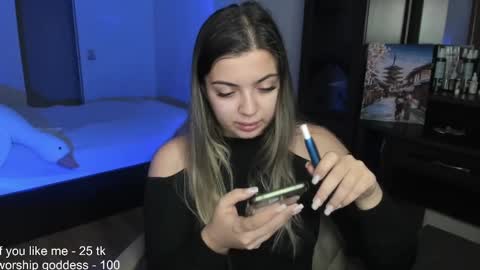 Snapshot of catrinaeuphorina chatting on December 2024 08:07:02 PM Catrina or just Cat online show from December 2024 08:07:02 PM