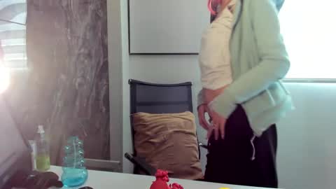 Snapshot of catt_evans1 chatting on December 2024 07:47:01 PM CATT EVANS online show from December 2024 07:47:01 PM