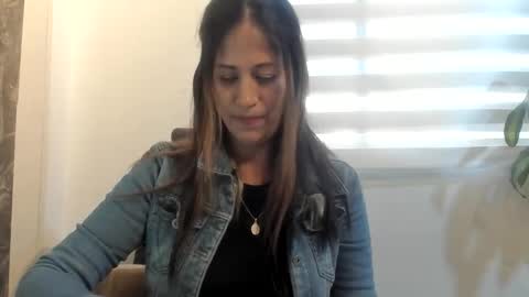 Snapshot of catt_evans1 chatting on November 2025 10:31:02 PM CATT EVANS online show from November 2025 10:31:02 PM