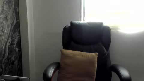 Snapshot of catt_evans1 chatting on November 2025 08:02:01 PM CATT EVANS online show from November 2025 08:02:01 PM