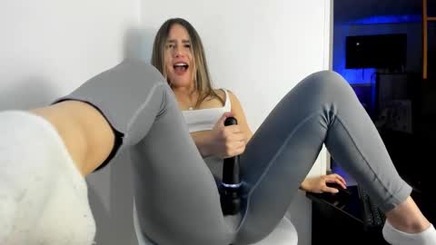 Snapshot of cattaleya_rose chatting on November 2025 02:13:01 AM Catta online show from November 2025 02:13:01 AM