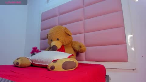 Snapshot of cattalina_25 chatting on January 2026 12:32:02 PM cattalina_25 online show from January 2026 12:32:02 PM