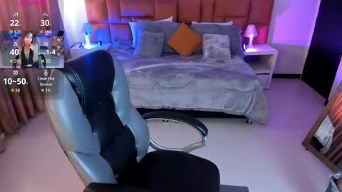 catti_brie_ online show from November 2025 11:54:01 AM