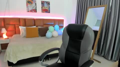 catti_brie_ online show from May 2026 11:30:02 AM