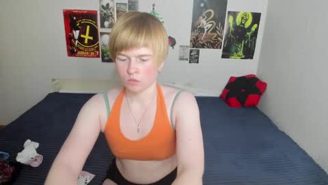 Snapshot of cattie_w_ chatting on April 2026 01:08:01 AM cattie_w_ online show from April 2026 01:08:01 AM