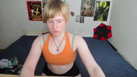 Snapshot of cattie_w_ chatting on April 2026 01:41:02 AM cattie_w_ online show from April 2026 01:41:02 AM