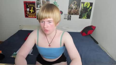 Snapshot of cattie_w_ chatting on April 2026 02:27:02 AM cattie_w_ online show from April 2026 02:27:02 AM