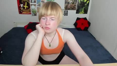 Snapshot of cattie_w_ chatting on May 2026 01:57:16 AM cattie_w_ online show from May 2026 01:57:16 AM