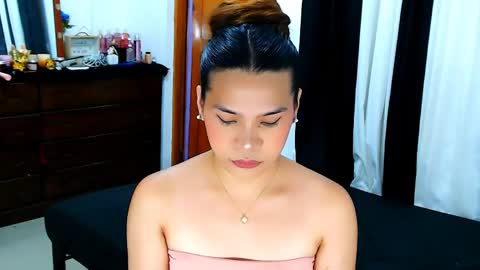 Snapshot of caylineaddison chatting on May 2026 10:35:01 AM The Queen Named ADDISON online show from May 2026 10:35:01 AM