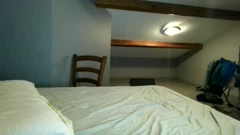 Snapshot of cclovefrench chatting on December 2025 11:00:02 PM cclovefrench online show from December 2025 11:00:02 PM