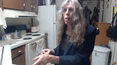 Jackie online show from December 2025 11:41:02 AM