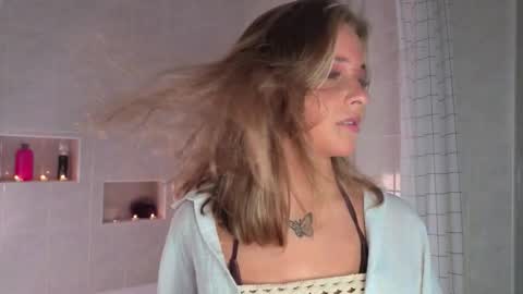 Lina  online show from March 2026 07:29:01 PM