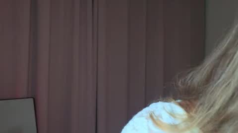 Lina  online show from April 2026 07:14:01 PM