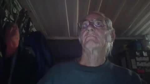 Snapshot of cef539 chatting on October 2025 02:10:01 AM Chuck online show from October 2025 02:10:01 AM