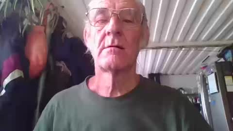 Snapshot of cef539 chatting on October 2025 09:46:02 PM Chuck online show from October 2025 09:46:02 PM