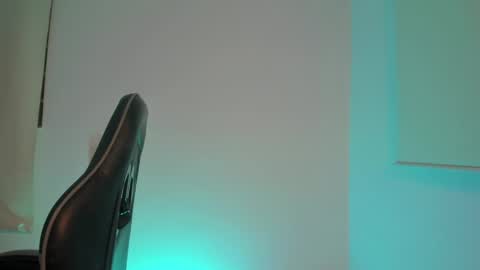 Snapshot of celeste_hatman chatting on May 2026 02:09:02 AM C E L E S T E online show from May 2026 02:09:02 AM