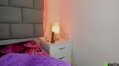 Snapshot of celeste_wayne chatting on December 2024 06:39:01 PM Celeste Wayne online show from December 2024 06:39:01 PM