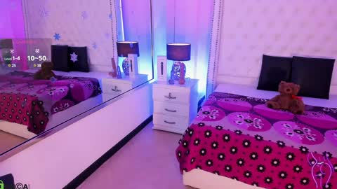 Snapshot of celeste_wayne chatting on December 2024 09:05:01 PM Celeste Wayne online show from December 2024 09:05:01 PM