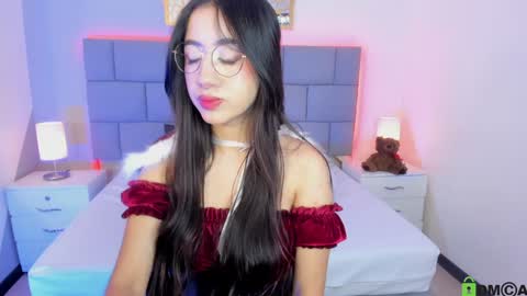 Snapshot of celeste_wayne chatting on December 2024 01:17:02 PM Celeste Wayne online show from December 2024 01:17:02 PM