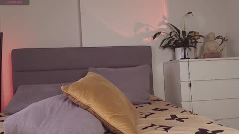 Snapshot of celin_summer chatting on September 2025 05:51:02 PM Celin online show from September 2025 05:51:02 PM