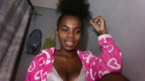 celinah08 online show from May 2026 06:13:01 PM