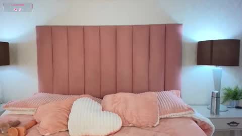 Snapshot of celine_golden chatting on November 2025 10:54:01 PM CELINE online show from November 2025 10:54:01 PM