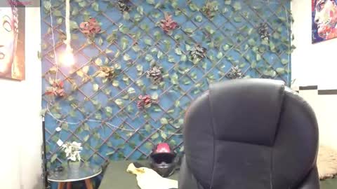 Snapshot of cerokershelby chatting on December 2025 10:35:01 AM Ceroke online show from December 2025 10:35:01 AM