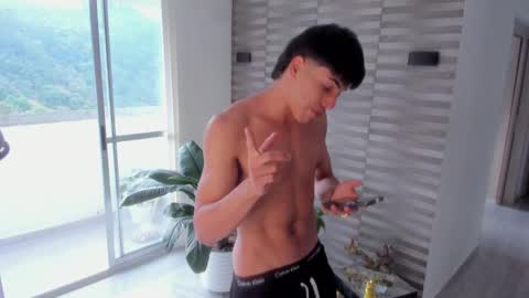 ceron cb online show from December 2025 07:54:02 PM