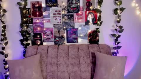 Snapshot of chaarlotte_1 chatting on April 2026 02:07:02 PM charlotte online show from April 2026 02:07:02 PM