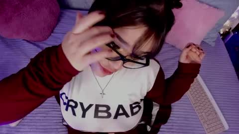 Snapshot of chaarlotte_1 chatting on May 2026 05:52:01 PM charlotte online show from May 2026 05:52:01 PM