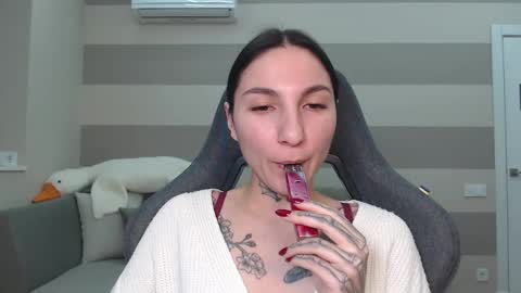 Kate online show from February 2025 10:04:01 AM