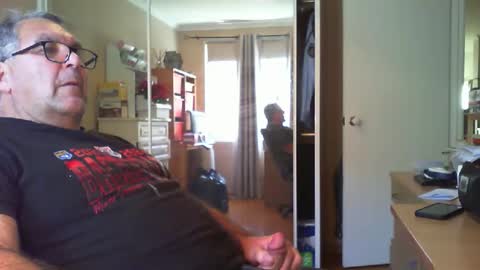 Snapshot of chalkstall chatting on November 2025 02:50:01 AM Chalky online show from November 2025 02:50:01 AM