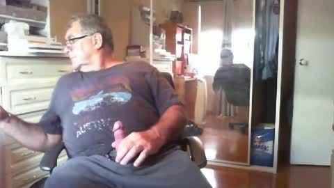 Snapshot of chalkstall chatting on January 2026 08:19:01 AM Chalky online show from January 2026 08:19:01 AM