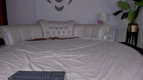Chanell online show from July 2026 07:39:01 PM