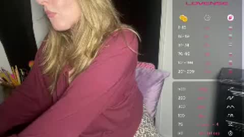 Snapshot of chanelmaxxx chatting on June 2026 08:02:01 AM ChanelMaxxx online show from June 2026 08:02:01 AM