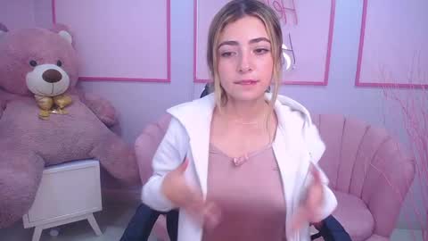 Snapshot of channel_blonde_a chatting on December 2024 02:09:01 AM channel_blonde_a online show from December 2024 02:09:01 AM