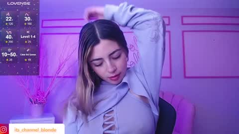 Snapshot of channel_blonde_a chatting on January 2025 05:11:01 PM channel_blonde_a online show from January 2025 05:11:01 PM