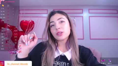 Snapshot of channel_blonde_a chatting on February 2025 04:39:02 PM channel_blonde_a online show from February 2025 04:39:02 PM