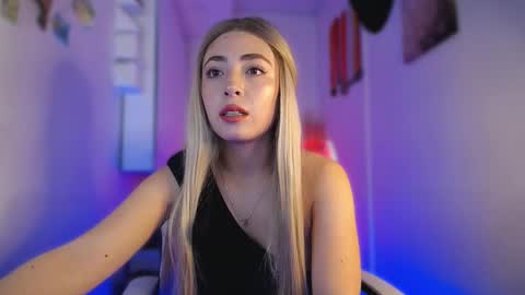 Snapshot of channel_blonde_a chatting on September 2025 05:51:01 AM channel_blonde_a online show from September 2025 05:51:01 AM