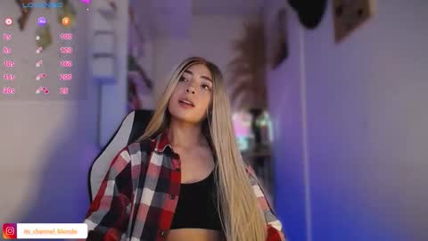 Snapshot of channel_blonde_a chatting on December 2025 05:13:01 AM channel_blonde_a online show from December 2025 05:13:01 AM