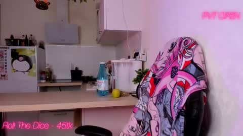 Snapshot of channeluwu chatting on February 2025 02:21:01 PM Holly online show from February 2025 02:21:01 PM