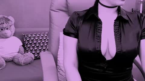The Queen online show from May 2026 10:36:01 AM