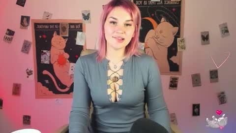 Suzanna Snow online show from November 2025 05:06:01 AM