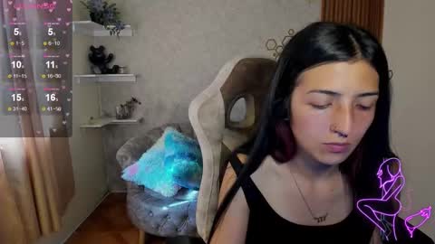 Violeta online show from November 2025 08:30:01 PM