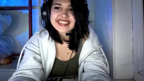 Snapshot of charalilleberg chatting on December 2025 07:43:01 PM Lola online show from December 2025 07:43:01 PM