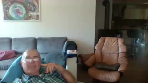 charles6064 online show from May 2026 01:42:02 PM